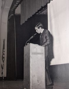 Durval de Noronha speaks to the Assembly of Students - Hall High, 1969.